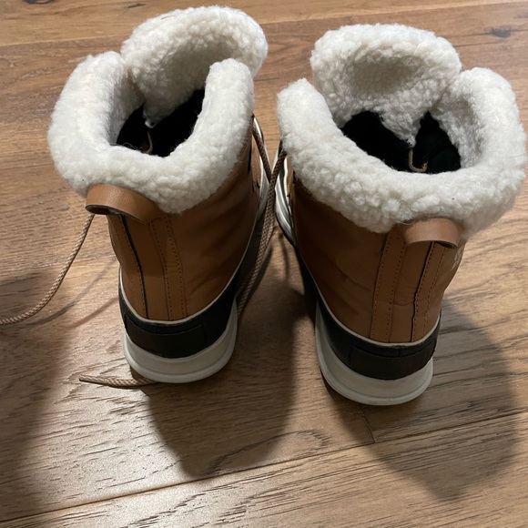Sorel Explorer Carnival Waterproof Boot -9- worn 1x - Picture 2 of 5